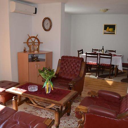 Apartments Dobrisa كوتور المظهر الخارجي الصورة