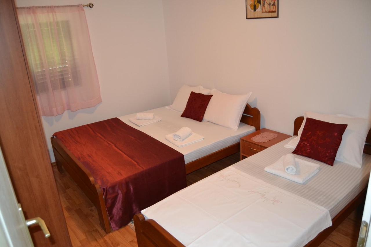 Apartments Dobrisa كوتور المظهر الخارجي الصورة