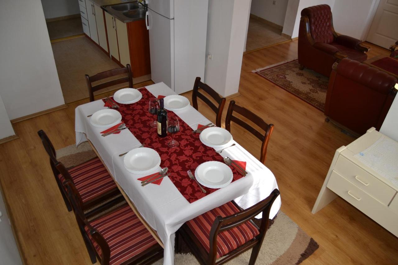 Apartments Dobrisa كوتور المظهر الخارجي الصورة