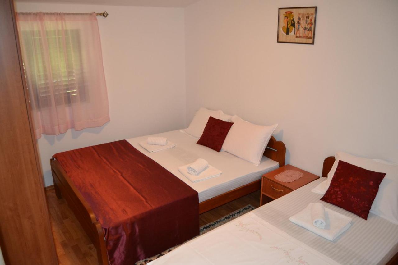 Apartments Dobrisa كوتور المظهر الخارجي الصورة