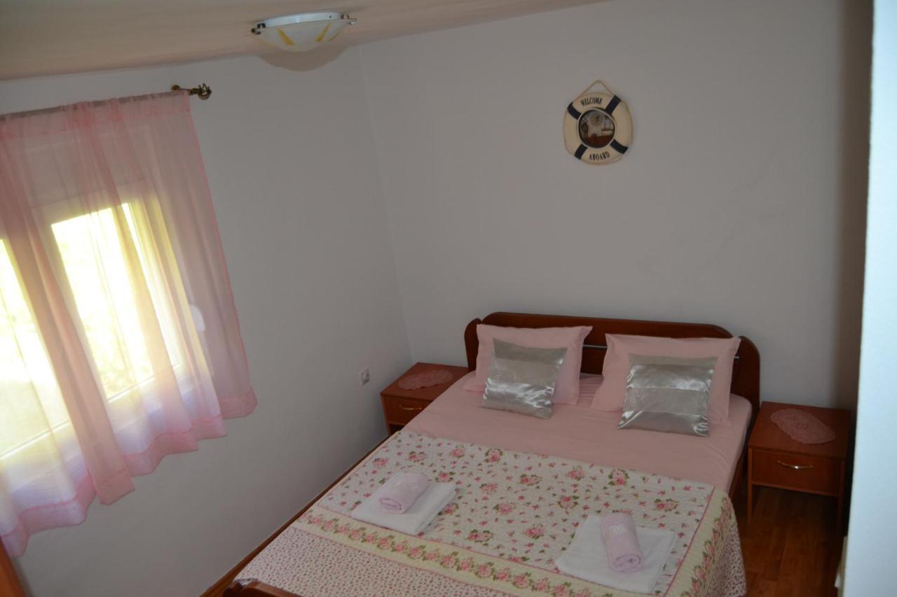 Apartments Dobrisa كوتور المظهر الخارجي الصورة