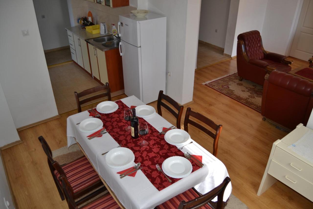 Apartments Dobrisa كوتور المظهر الخارجي الصورة