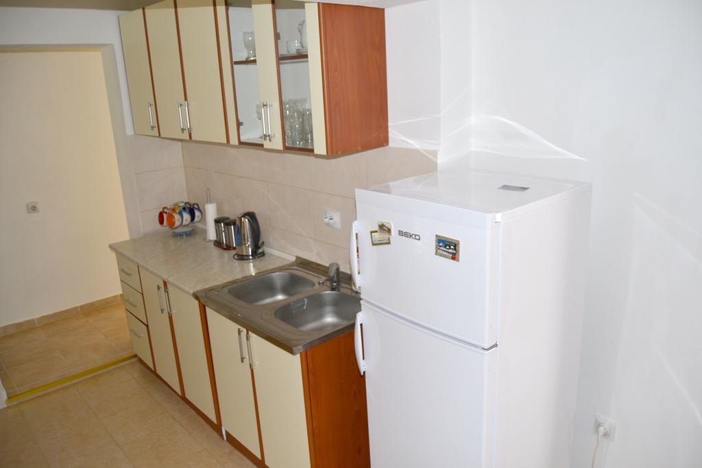 Apartments Dobrisa كوتور المظهر الخارجي الصورة