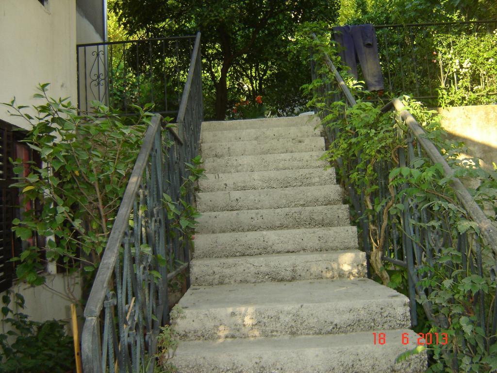 Apartments Dobrisa كوتور المظهر الخارجي الصورة